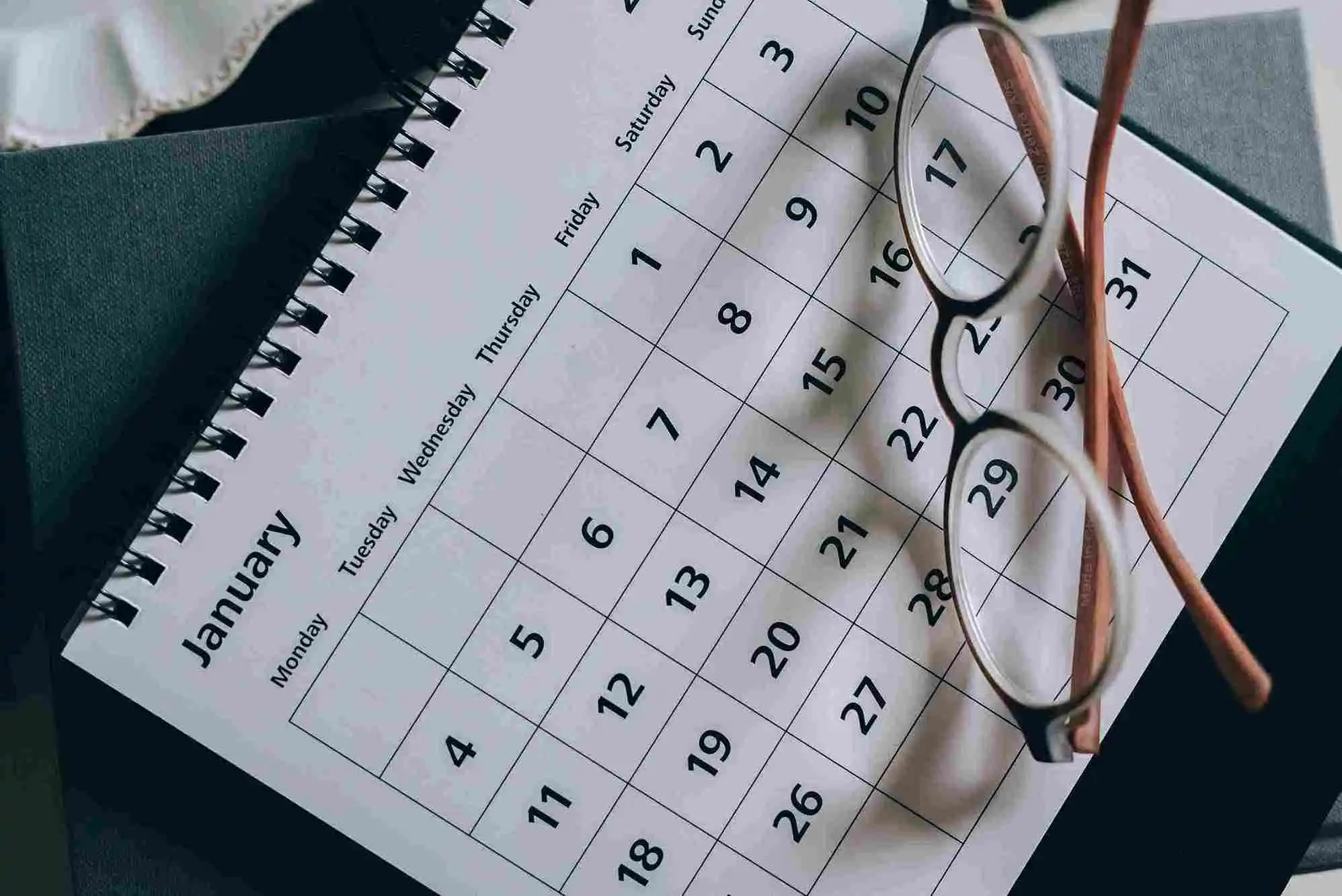 Calendario de implantación de Verifactu y factura electrónica en España